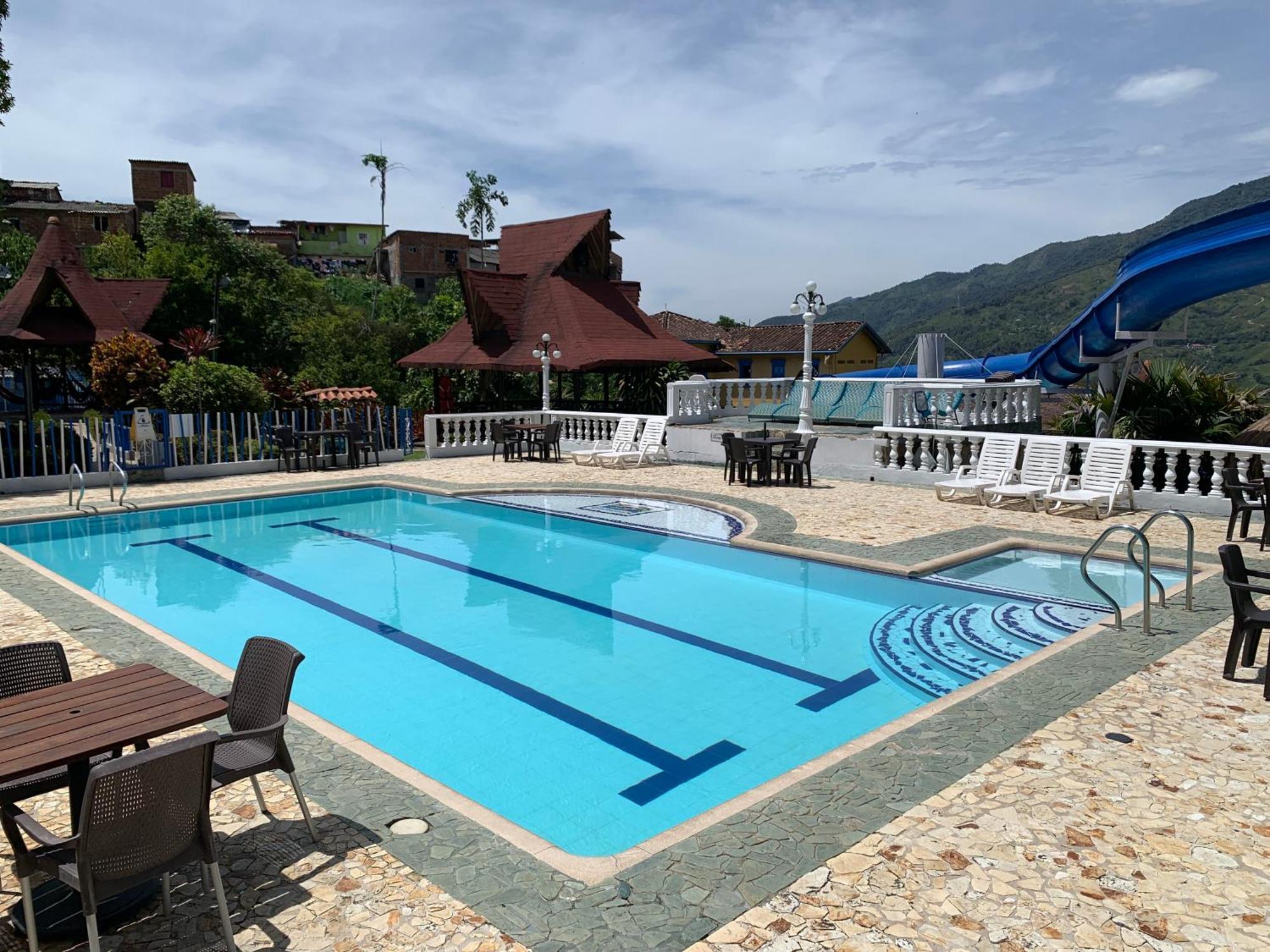 Hotel Aguatur Cocorná Exterior photo