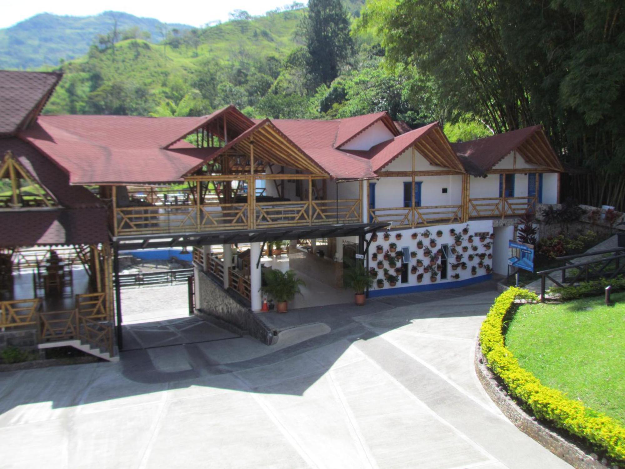 Hotel Aguatur Cocorná Exterior photo