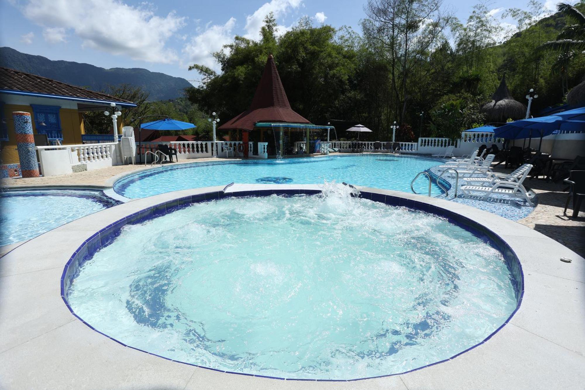 Hotel Aguatur Cocorná Exterior photo